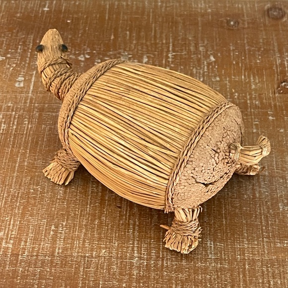 Vintage Hand Woven Grass Straw Turtle Figure Sea Turtle - Picture 4 of 6